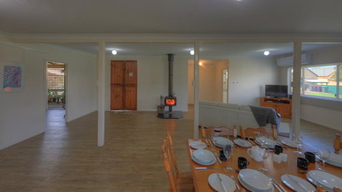 Village Stays Coldstream Gallery Bungalow - Accommodation NSW 2