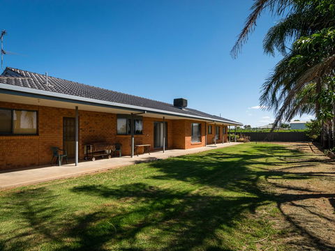 Vineyard Retreat Mildura - Accommodation NSW 2