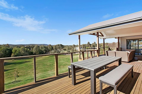 Vineyard Views - Accommodation NSW 2