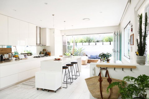 Walk To Beach From This Stylish Bronte Oasis W AC, Wifi And Free Parking - Accommodation NSW 1