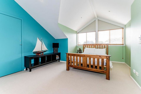 WALKIN' ON SUNSHINE - Accommodation NSW 2