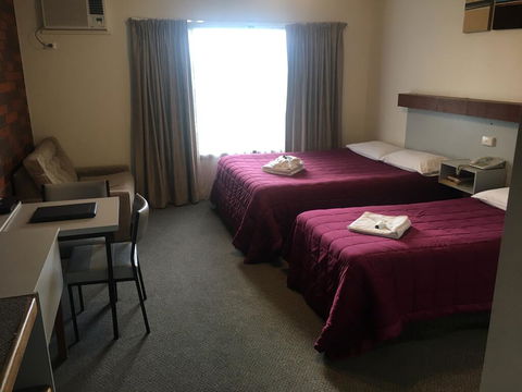 Warragul Views Motor Inn - Accommodation NSW 3
