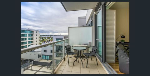 Waterfront (Yarra St) By Gold Star Stays - Accommodation NSW 2