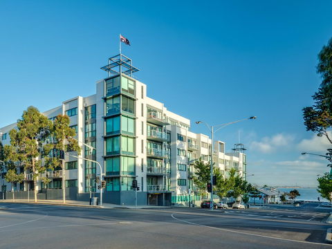 Waterfront (Yarra St) By Gold Star Stays - Accommodation NSW 0