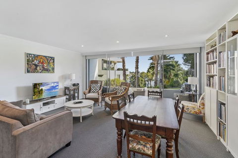 Waterfront Resort Living With Space For The Family - Accommodation NSW 0