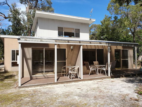 Waterfront Retreat At Wattle Point - Accommodation NSW 1
