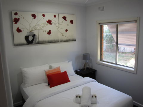 Clarke Street - Accommodation NSW 9