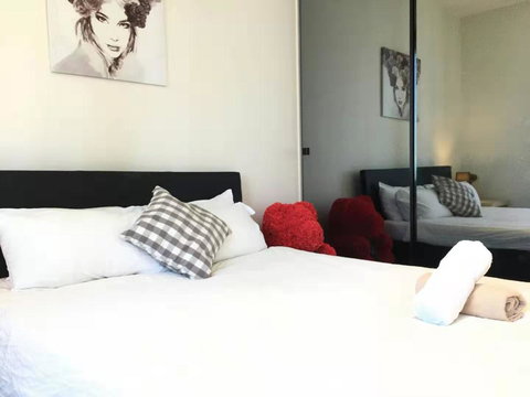 CBD Spacious 3 Bedrooms-Breathtaking View Gym Pool - Accommodation NSW 6