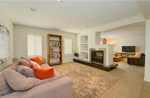 Newington Lakehouse - Accommodation NSW 8