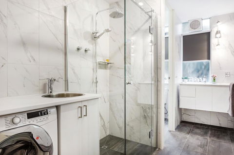 Melbourne Villa - Accommodation NSW 24