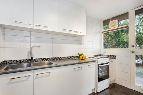 Melbourne Villa - Accommodation NSW 10