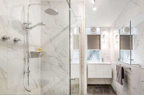 Melbourne Villa - Accommodation NSW 25