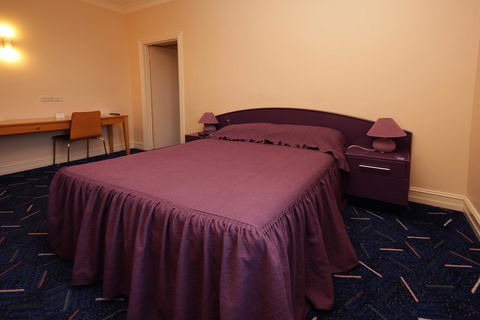Mitchell River Tavern - Accommodation NSW 22
