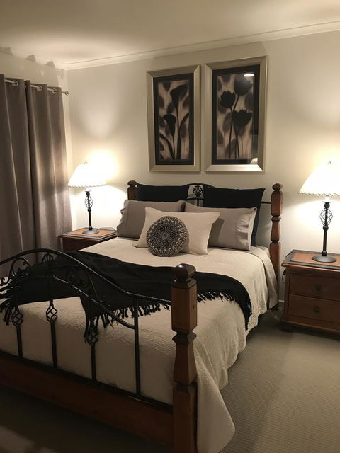 Black Lotus Townhouse - Accommodation NSW 5
