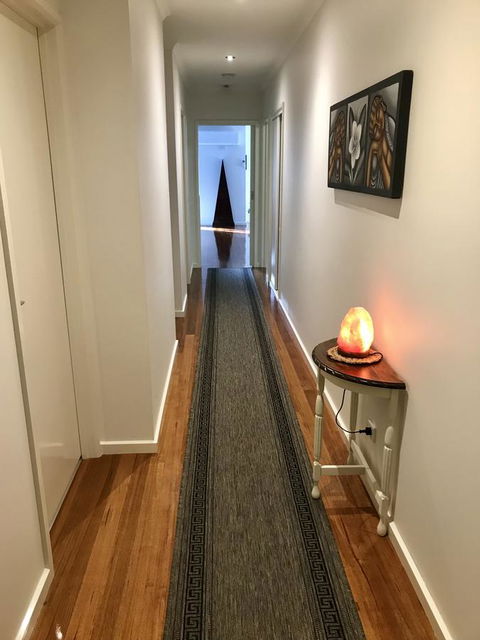 Black Lotus Townhouse - Accommodation NSW 9
