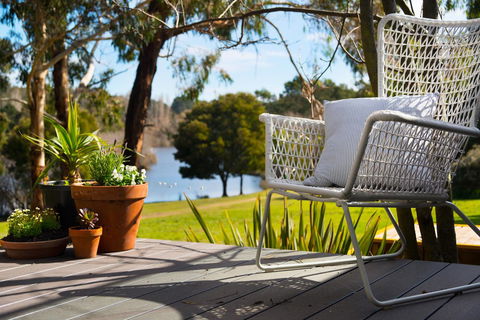 Lake Como Villa - Accommodation NSW 1