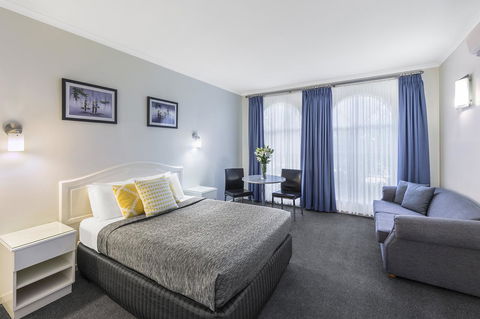 Cathedral Motor Inn - Accommodation NSW 0