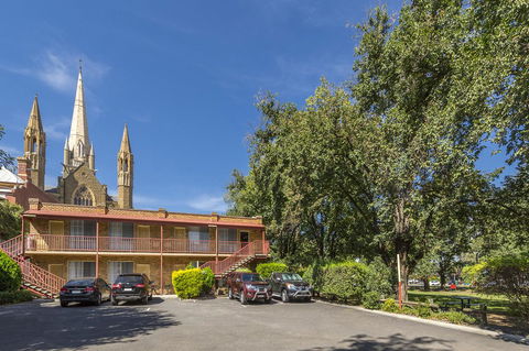 Cathedral Motor Inn - Accommodation NSW 1
