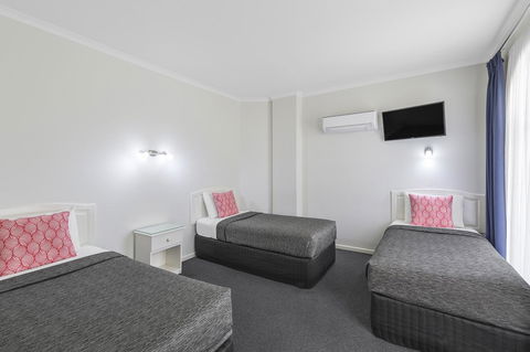 Cathedral Motor Inn - Accommodation NSW 11