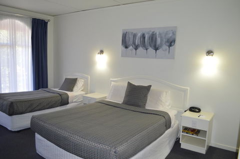 Cathedral Motor Inn - Accommodation NSW 9