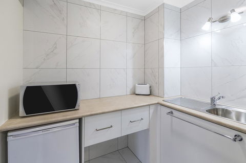 Cathedral Motor Inn - Accommodation NSW 14