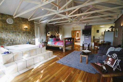 Ditto Daddy's - Accommodation NSW 16