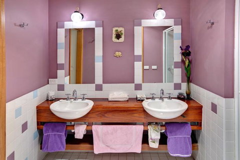 Ditto Daddy's - Accommodation NSW 8