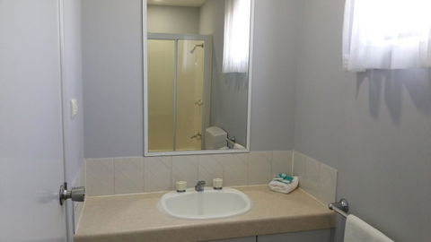 Alex Beach Cabins And Tourist Park - Accommodation NSW 2
