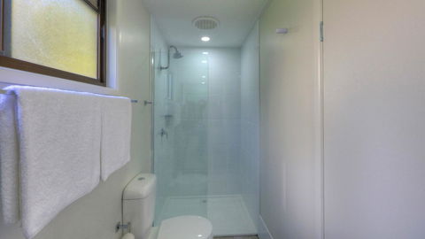 Alex Beach Cabins And Tourist Park - Accommodation NSW 28