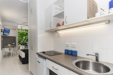 By The Sea Port Douglas - Accommodation NSW 13
