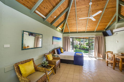 Island Leisure Resort - Accommodation NSW 1