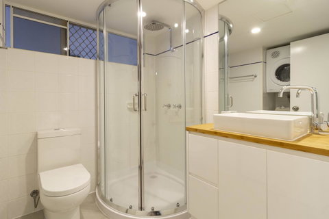 The White House Port Douglas - Accommodation NSW 4