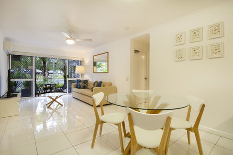 The White House Port Douglas - Accommodation NSW 14