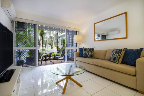The White House Port Douglas - Accommodation NSW 3