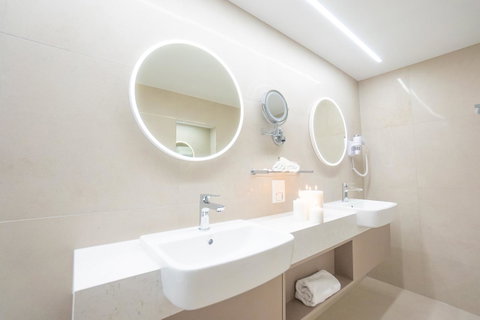Pacific Hotel Cairns - Accommodation NSW 24