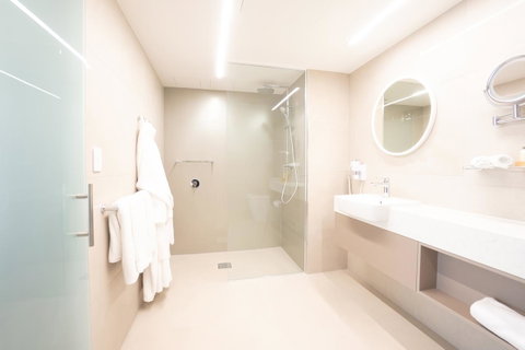Pacific Hotel Cairns - Accommodation NSW 5