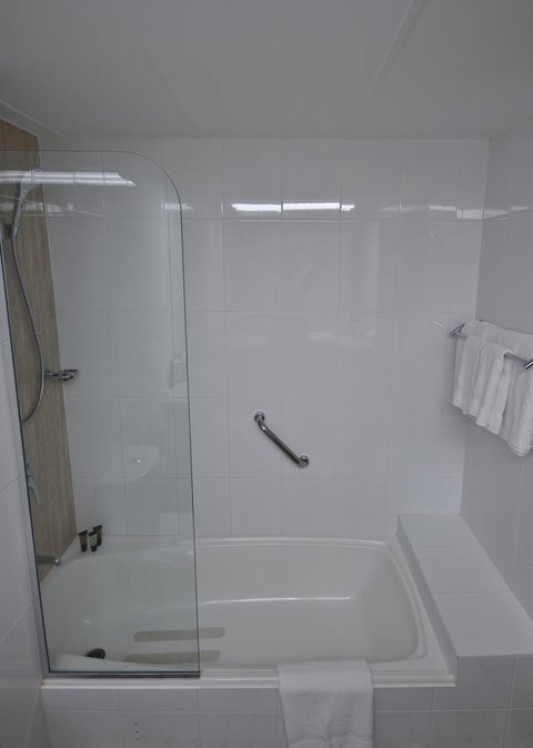 Pacific Hotel Cairns - Accommodation NSW 40