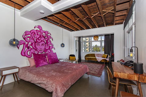 The Pink Hotel Coolangatta - Accommodation NSW 33