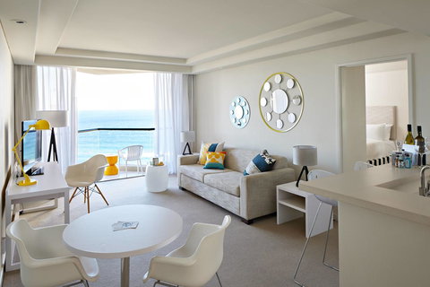 QT Gold Coast - Accommodation NSW 7