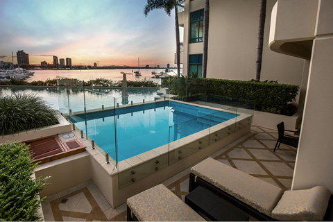 Imperial Hotel Gold Coast - Accommodation NSW 2