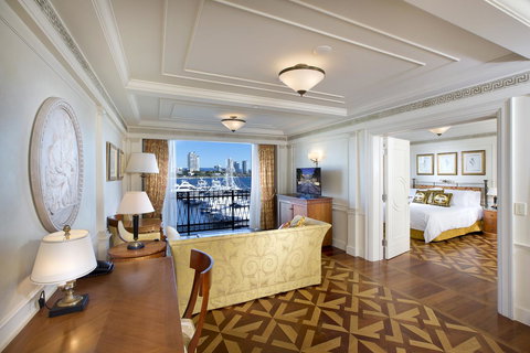 Imperial Hotel Gold Coast - Accommodation NSW 5