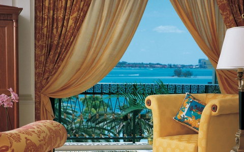 Imperial Hotel Gold Coast - Accommodation NSW 33