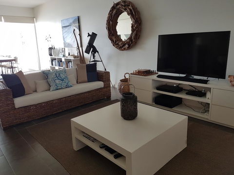 Penthouse On Bright Point - Accommodation NSW 2