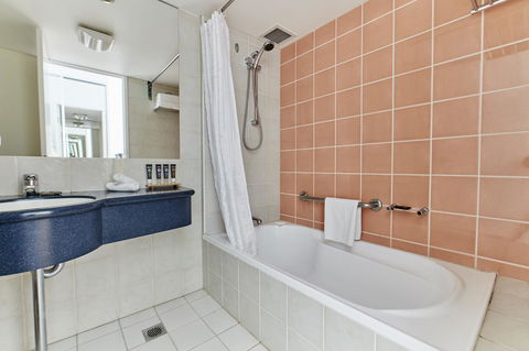 Novotel Cairns Oasis Resort - Accommodation NSW 2