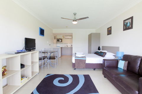 Bay Of Palms - Accommodation NSW 40