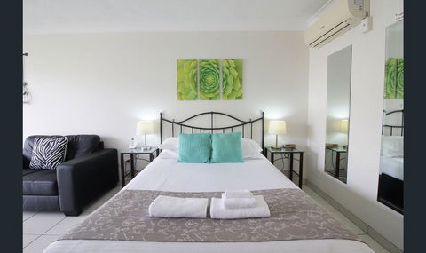 Bay Of Palms - Accommodation NSW 23