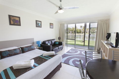 Bay Of Palms - Accommodation NSW 39