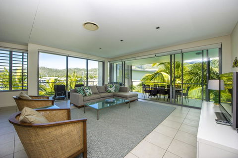 Blue On Blue Apartment 1031 - Accommodation NSW 2