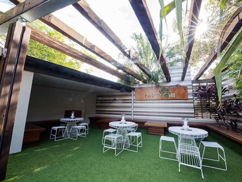 Eatons Hill Hotel - Accommodation NSW 39