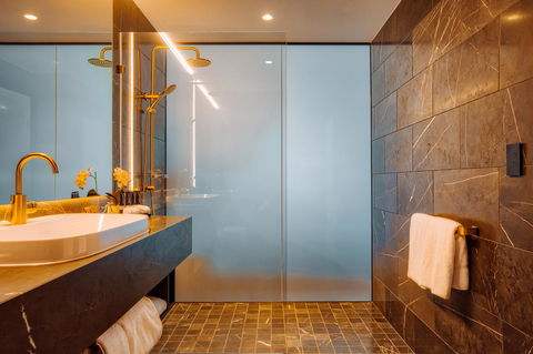 Eatons Hill Hotel - Accommodation NSW 20